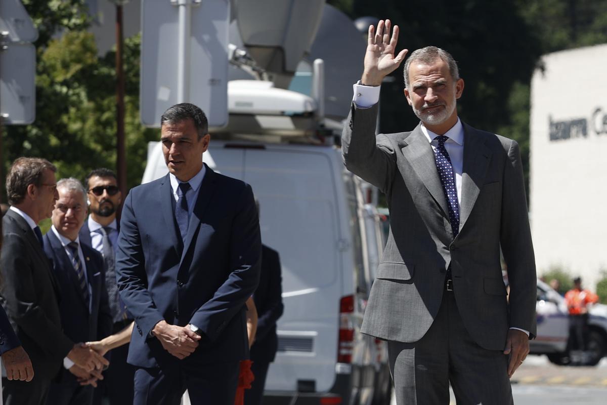 El rey Felipe VI, junto a Pedro Sánchez, en el homenaje a Miguel Ángel Blanco.