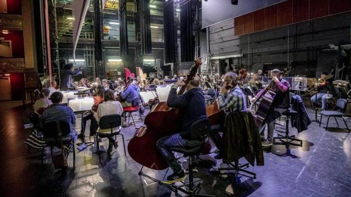 Die Balearen-Sinfoniker bei der Probe für Storm FX im Teatre Principal.