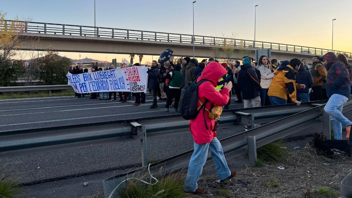 Cortes en la A 2 y Gran Via de Barcelona