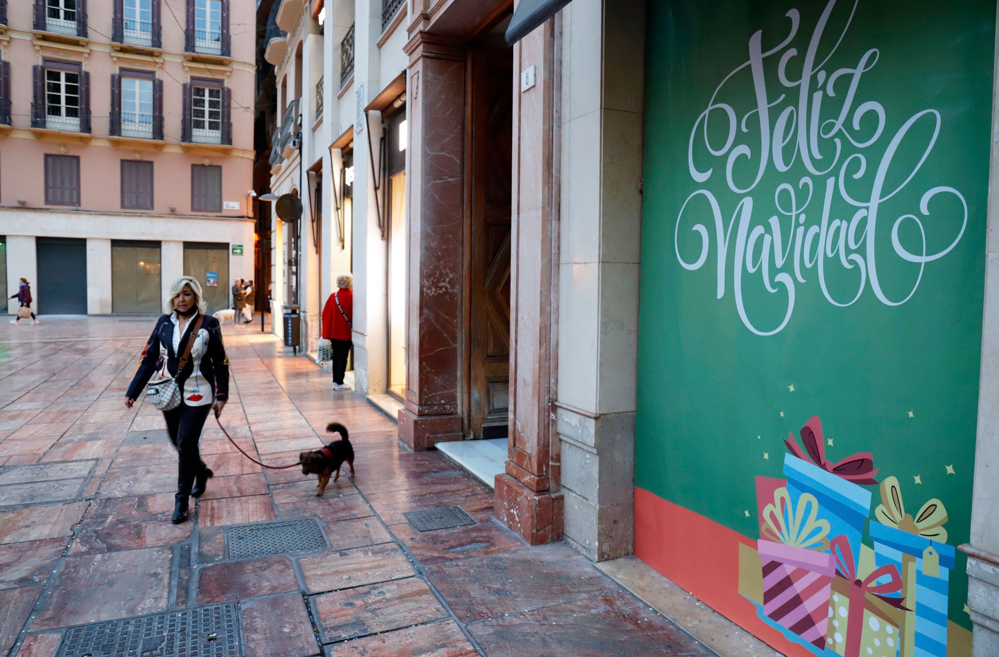La grabación de la serie de Netflix sobre el best seller del malagueño Javier Castillo hace viajar al Centro de Málaga a la Cabalgata de Reyes del 2010
