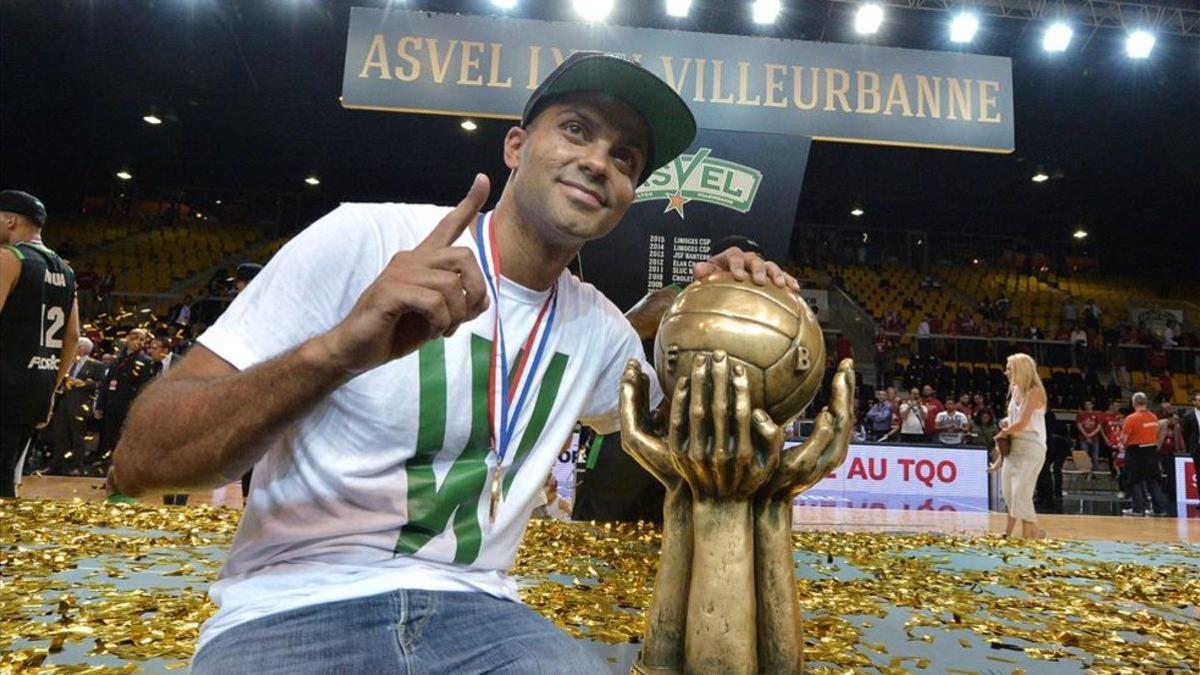 Tony Parker, presidente del ASVEL, celebrando una de las ligas conquistadas por su club