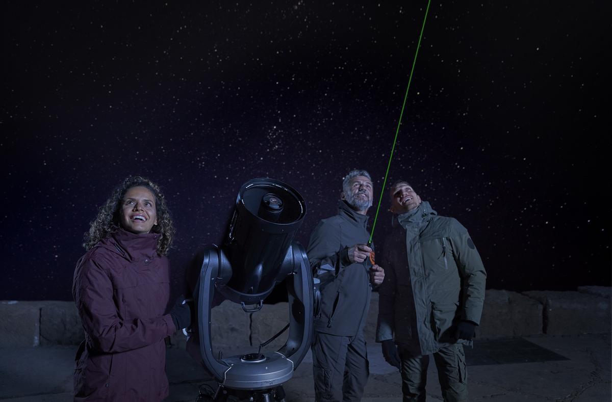 Contempla las estrellas con telescopios de largo alcance desde la estación base del Teleférico del Teide.