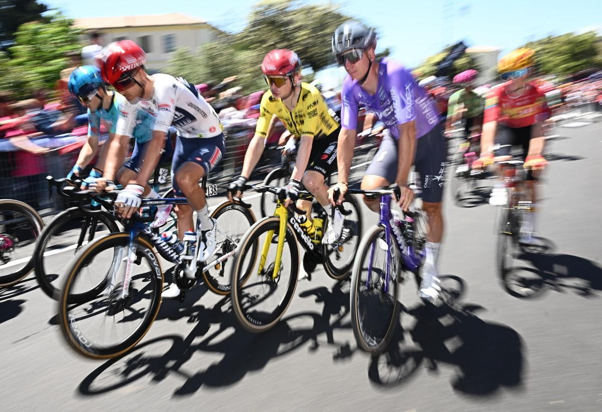 La etapa 4 del Giro de Italia 2026, en imágenes. La etapa 4 del Giro de Italia 2026, en imágenes.