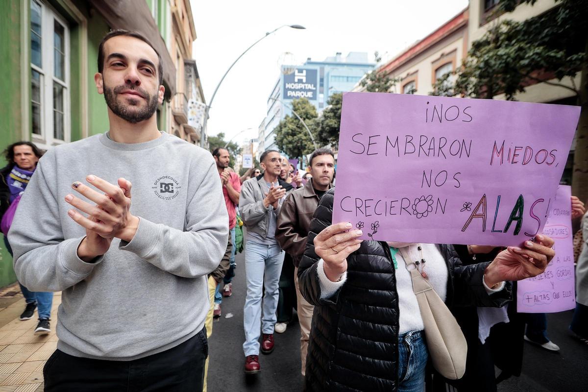 8M en Tenerife: la manifestación del Día de la Mujer, en imágenes
