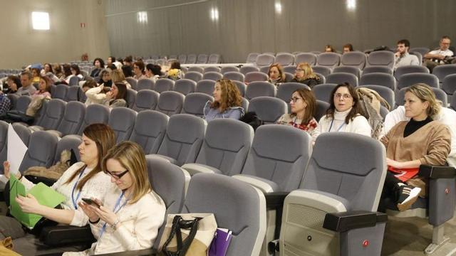 Asistentes, ayer, al inicio de la jornada en el Palacio de Congresos. | | ÁNGEL GONZÁLEZ