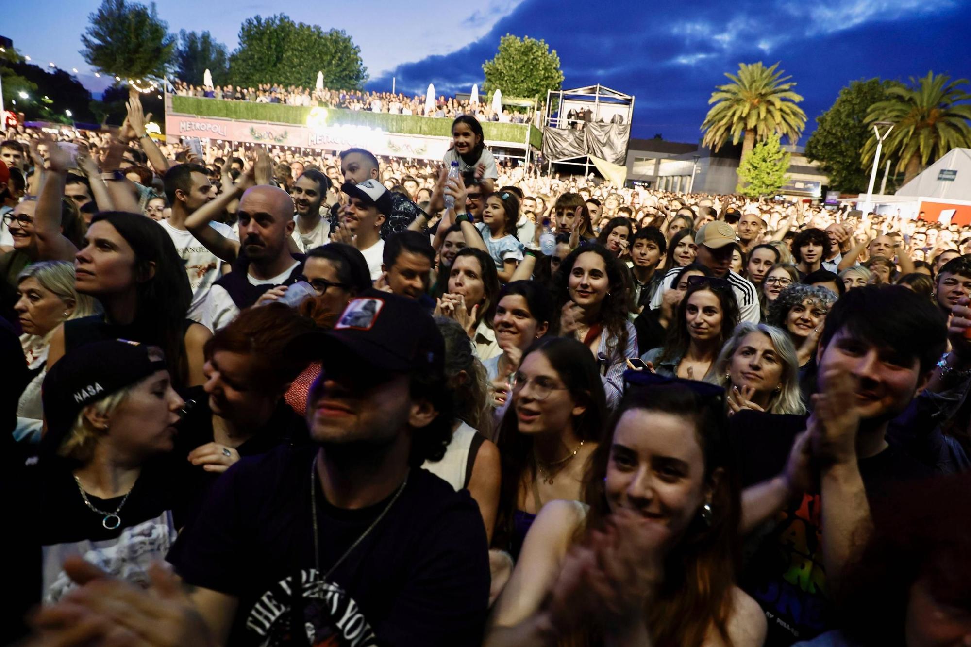 En imágenes | Actuación de Amaral en el festival Metrópoli