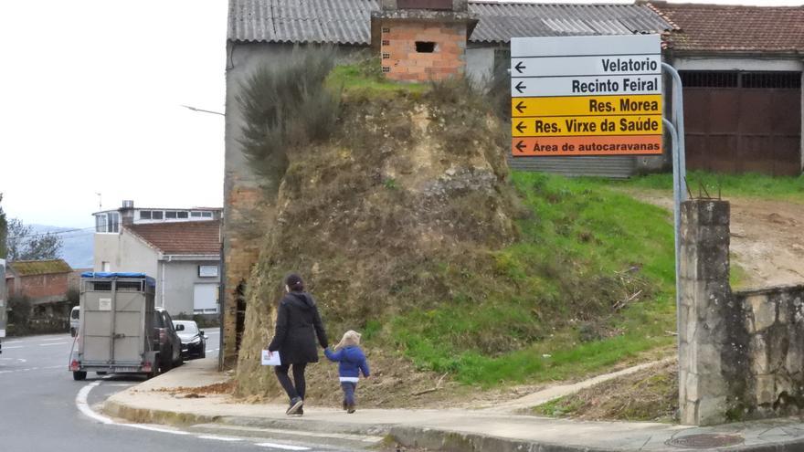 Cuando el cálculo por 100.000 habitantes prolonga el cierre en concellos rurales