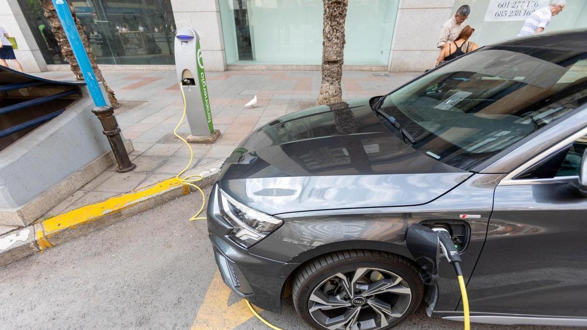 Tres de cada cuatro coches que se venden en Alicante ya son ecológicos