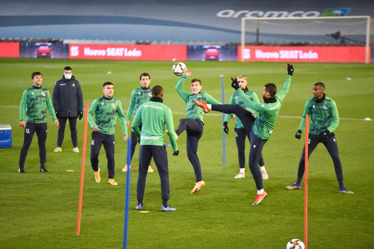 Entrenamiento de la Real Sociedad en el estadio El Arcángel