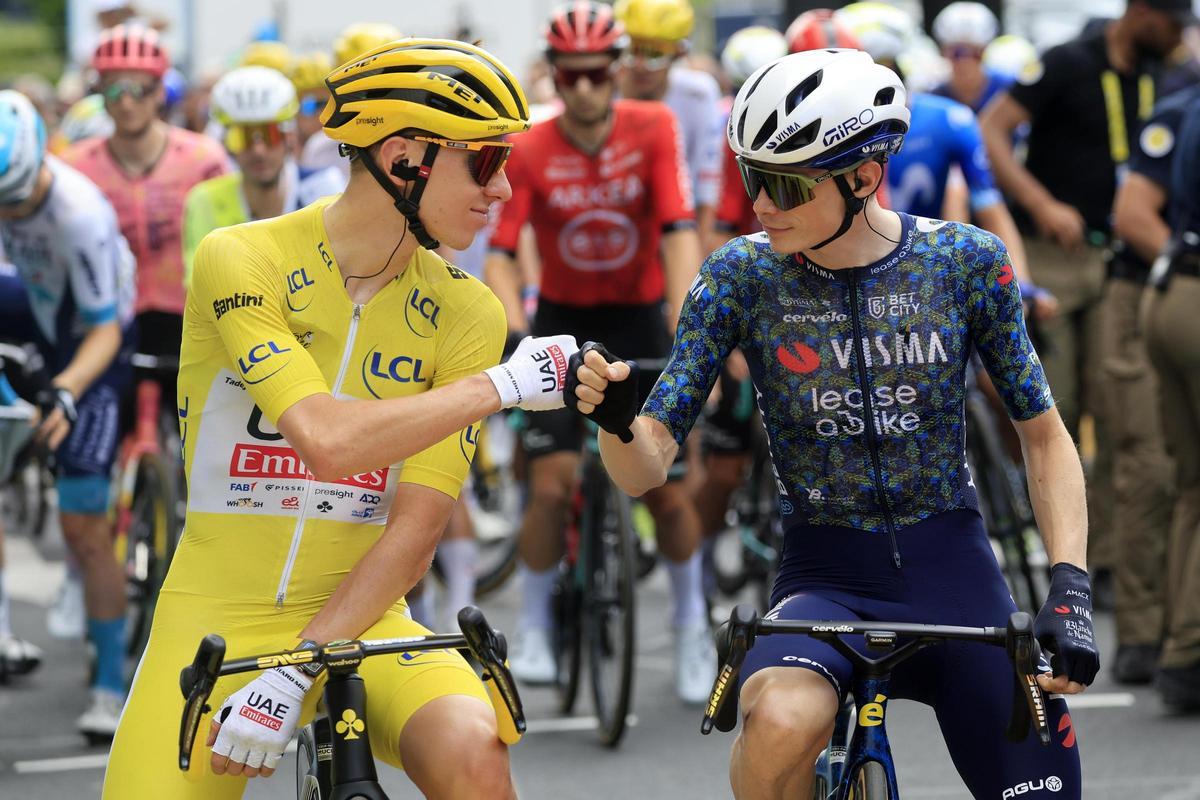 Pogacar y Vingegaard, antes de la salida de la etapa.