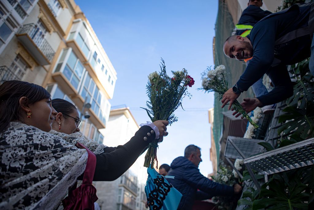 Las imágenes de la ofrenda floral a la Virgen de la Caridad en Cartagena