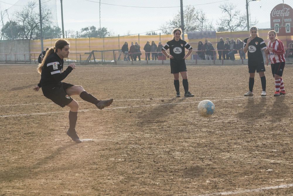 La primera jugadora transsexual catalana debuta a