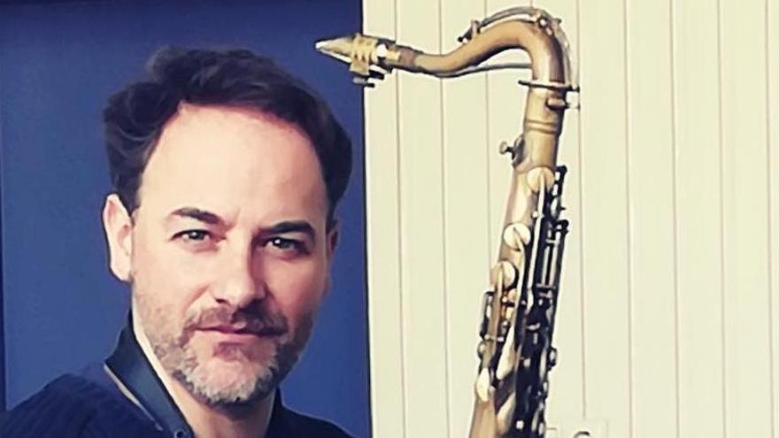 Jorge Viejo y su saxofón.