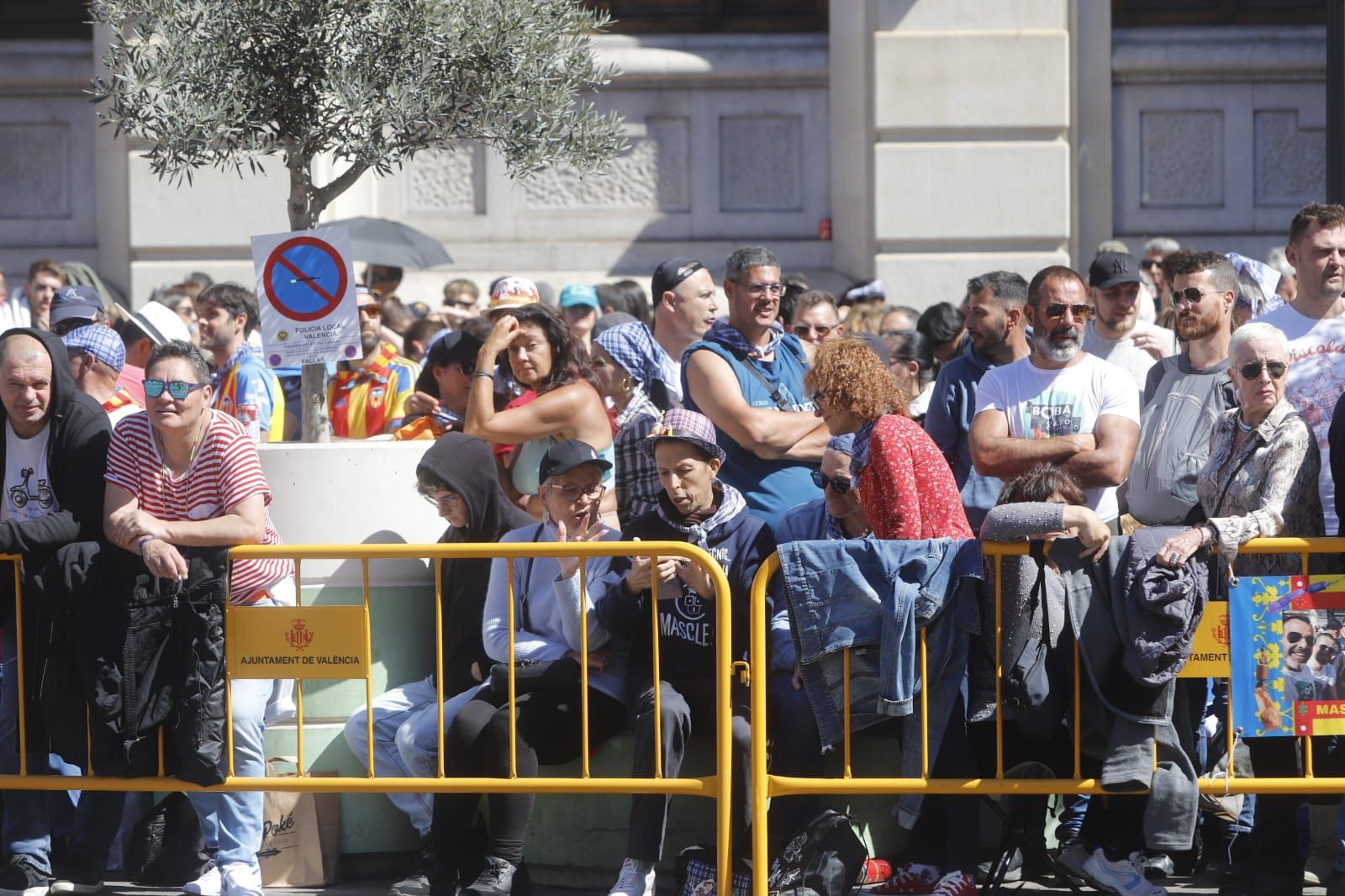 Búscate en la mascletà de hoy, domingo 19 de marzo