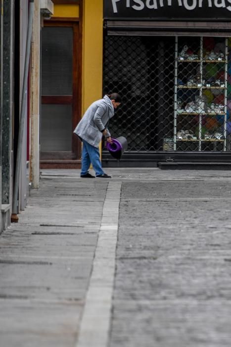 25-03-20 LAS PALMAS DE GRAN CANARIA. CIUDAD. LAS PALMAS DE GRAN CANARIA. Recorrido por la ciudad para vera su desolación.   Fotos: Juan Castro.  | 25/03/2020 | Fotógrafo: Juan Carlos Castro