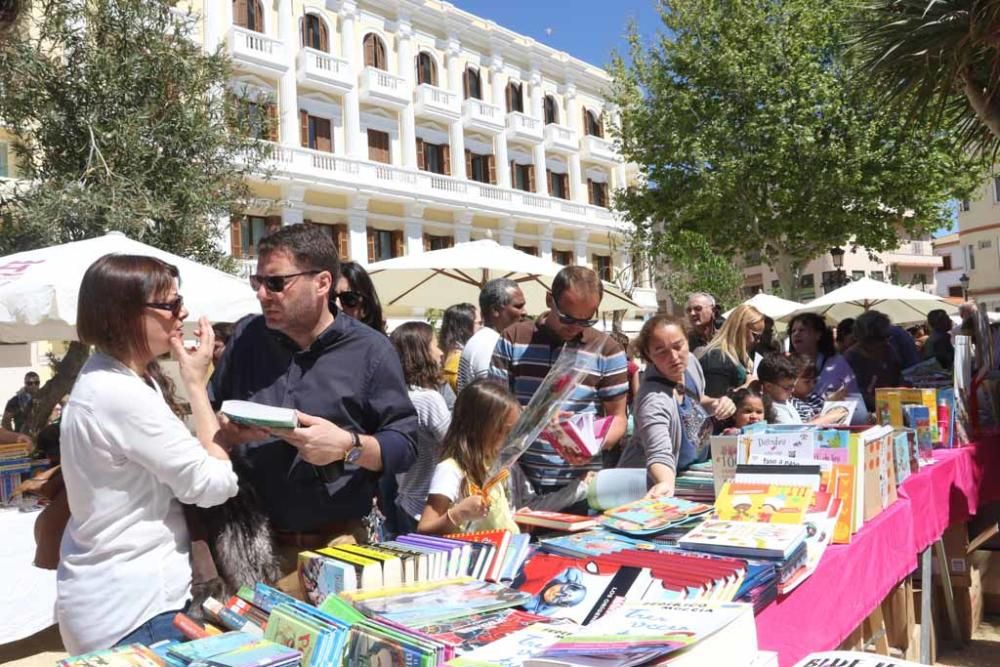 El Día del Libro ha registrado una gran afluencia de público