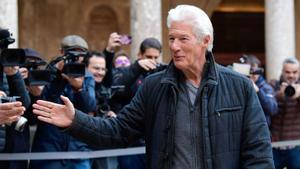 Gere carrega contra Trump