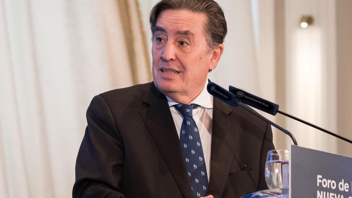 El director del Instituto Cervantes, Luis García Montero, interviene en un desayuno informativo del Foro Nueva Comunicación en el Hotel Mandarin Oriental Ritz, a 9 de octubre de 2025, en Madrid (España).