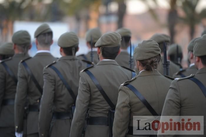 Arriado Solemne de Bandera en el puerto de Cartagena