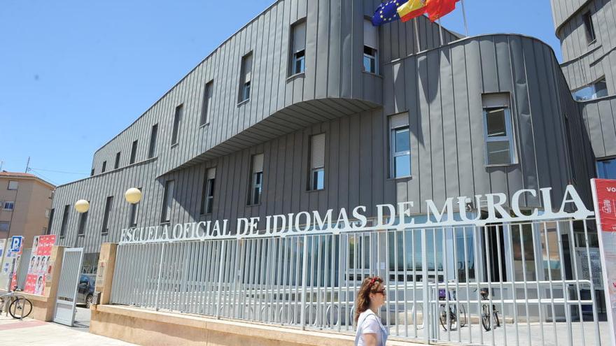 Fachada de la Escuela Oficial de Idiomas de Murcia