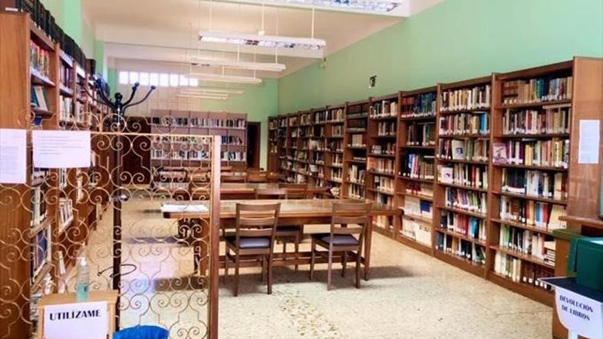 La biblioteca aumenta su aforo y recupera la lectura en sala