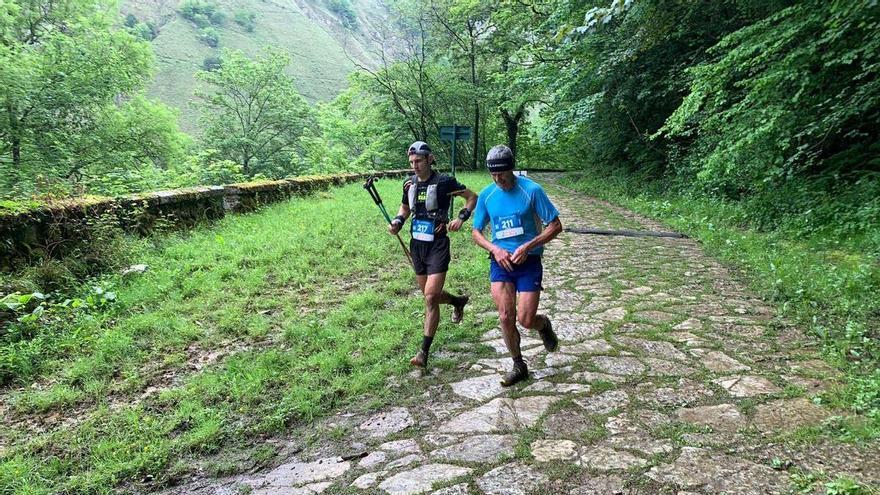La asturiana Claudia Gutiérrez Lueje y el cántabro Víctor García Martínez se imponen en la XV Xtreme Lagos de Covadonga
