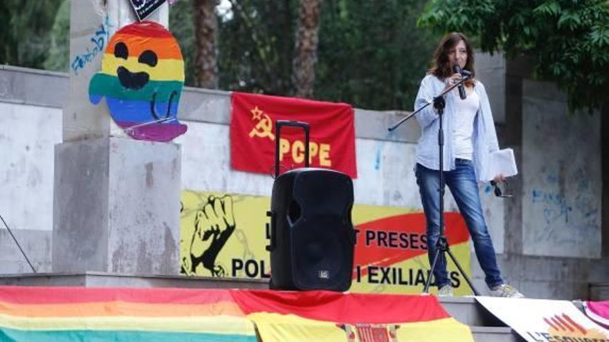 L&#039;Esquerra toma la Cruz de los Caídos del parque Ribalta