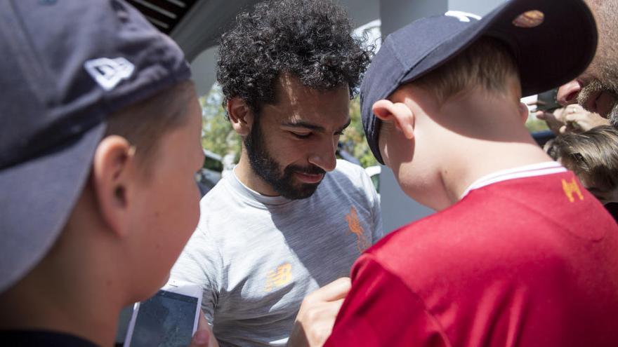 Mohamed Salah atiende a los medios