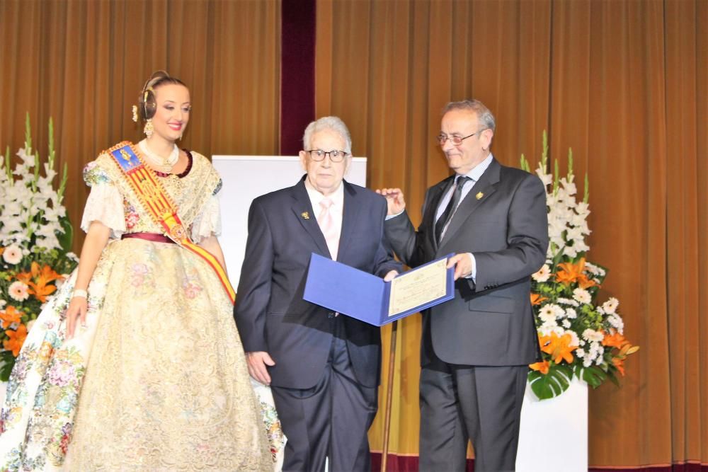 El Gremio de Artistas Falleros entrega los "Ninots d'Or"