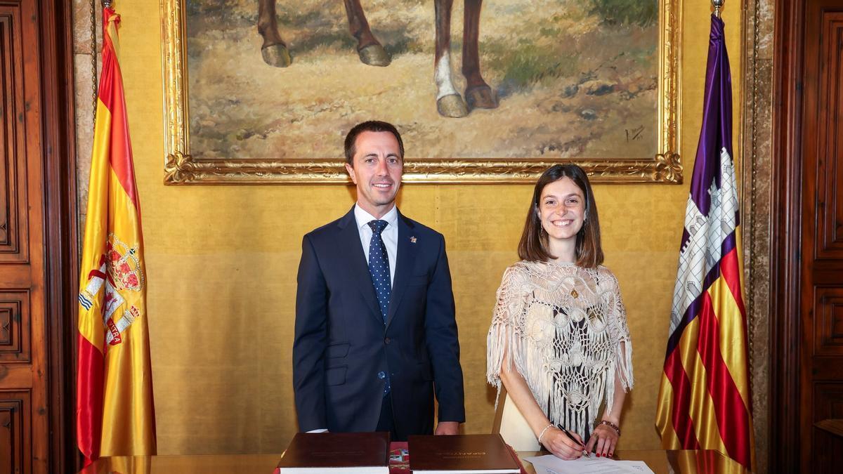 El presidente del Consell, Llorenç Galmés, esta mañana junto a Carlota Ariza.
