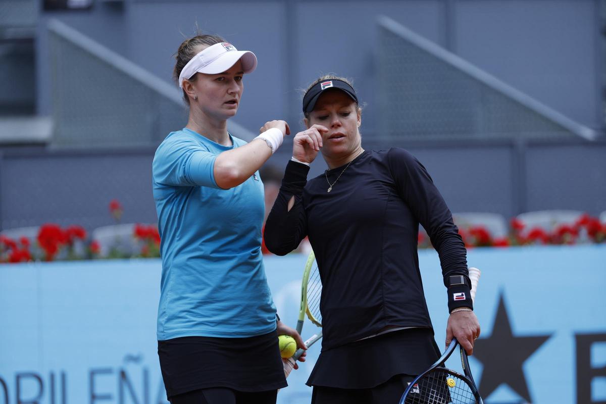 Las mejores imágenes de la final de dobles femenino del Mutua Madrid Open ganada por Sara Sorribes y Cristina Bucsa