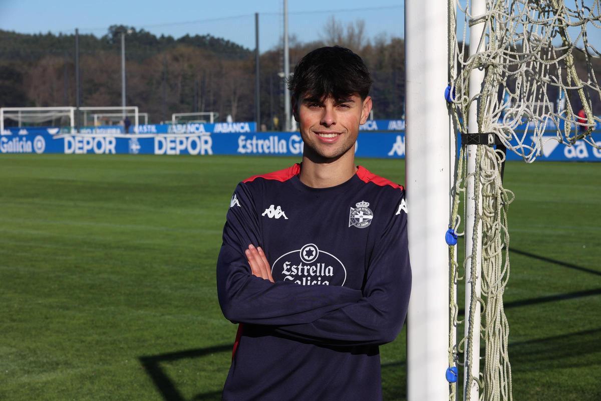 Entrevista a Hugo Villaverde en la ciudad Deportiva de Abegondo.