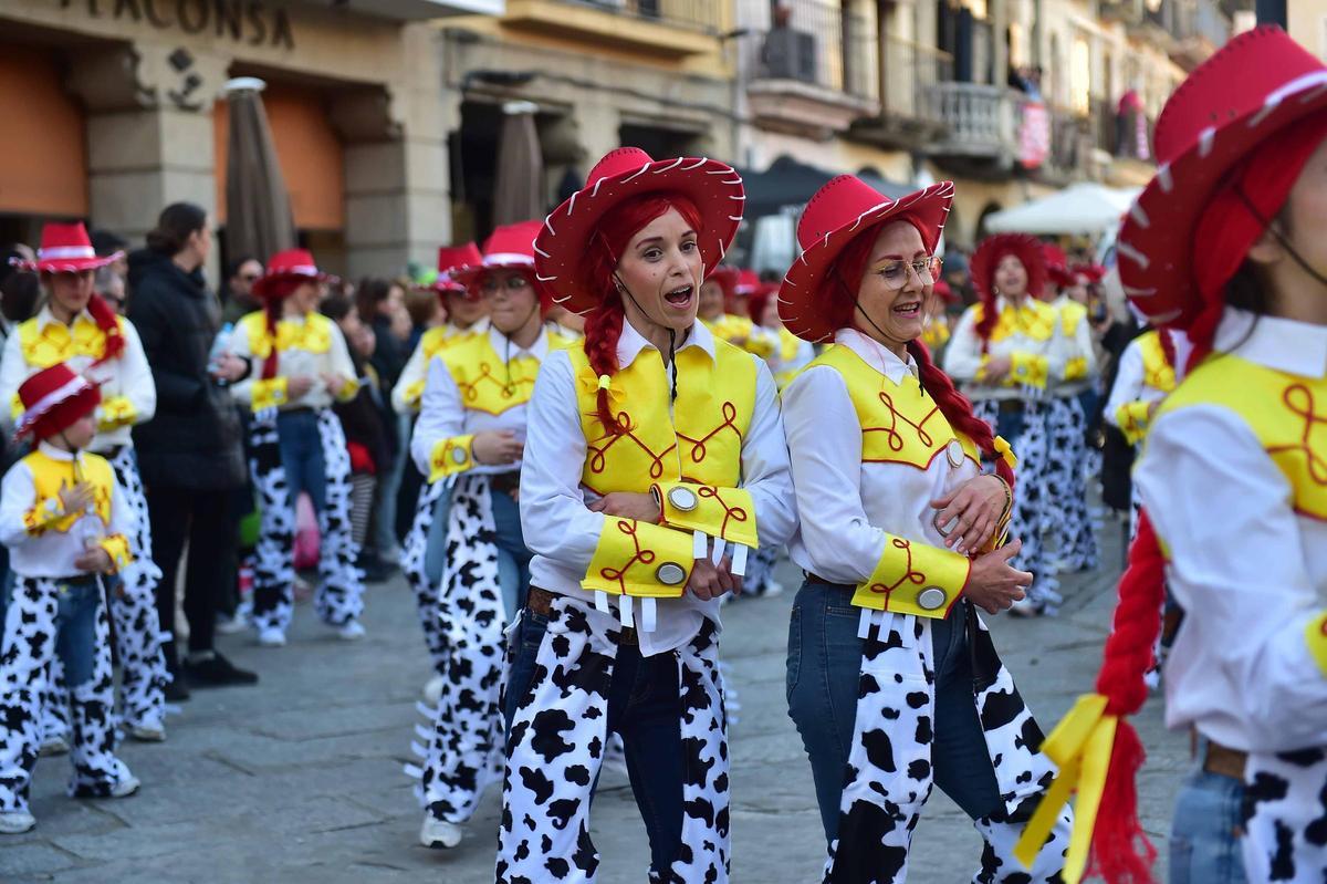 Fotogalería | Así ha sido el desfile del Carnaval de Plasencia Fotogalería | Así ha sido el desfile del Carnaval de Plasencia