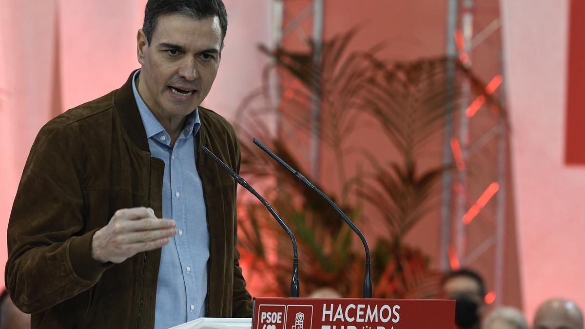 Sánchez pide al PP que "no vuelva a las andadas" y que sea implacable contra la corrupción.