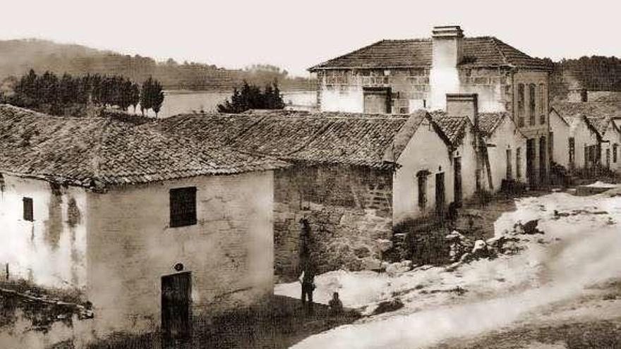 Calle San Roque, en el barrio de A Moureira, en 1920. // Novás Rarís