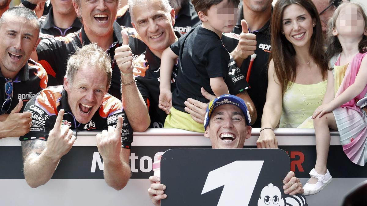 Maverick Viñales rodant al circuit de Montmeló. | EFE/ANDREU DALMAU