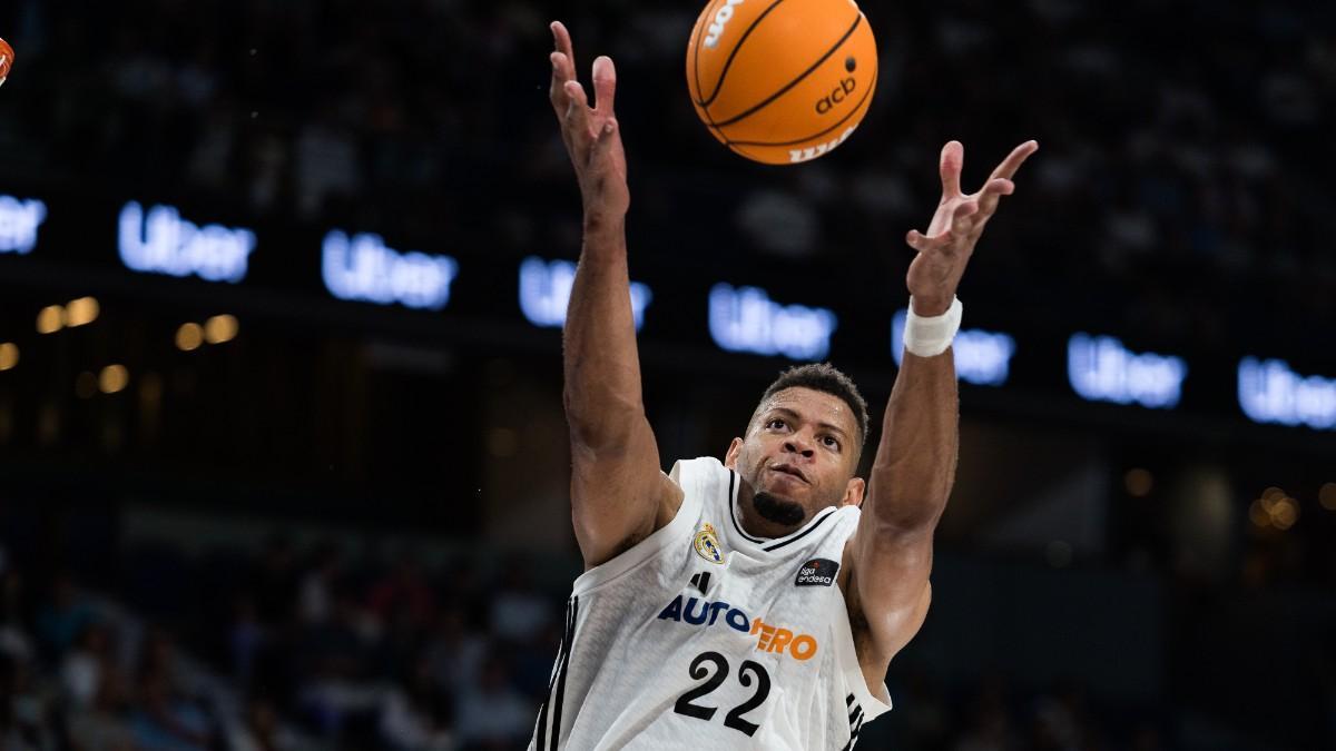 Edy Tavares signed double figures in the first game against Baskonia