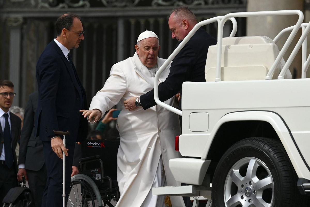 El papa Francisco, hospitalizado por una infección respiratoria. El Pontífice necesitará algunos días para recuperarse.