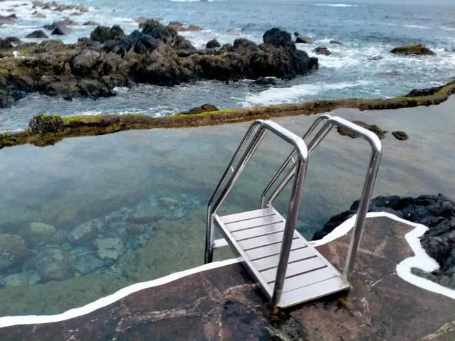 Garachico prepara sus zonas de baño para el verano