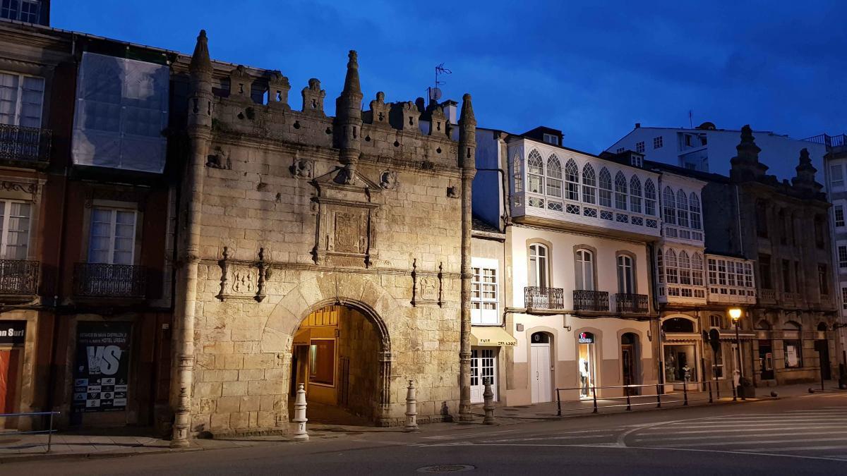 Puerta de Carlos V, Vivieiro