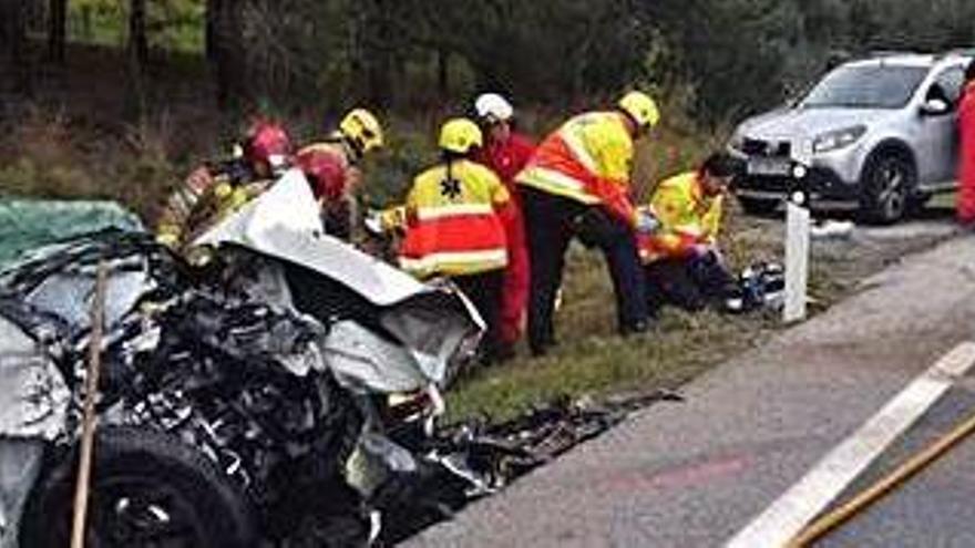 Dos ferits en un xoc frontal a la carretera  N-260, a Vilajuïga