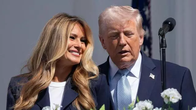 Melania niega relación alguna con el pederasta Epstein