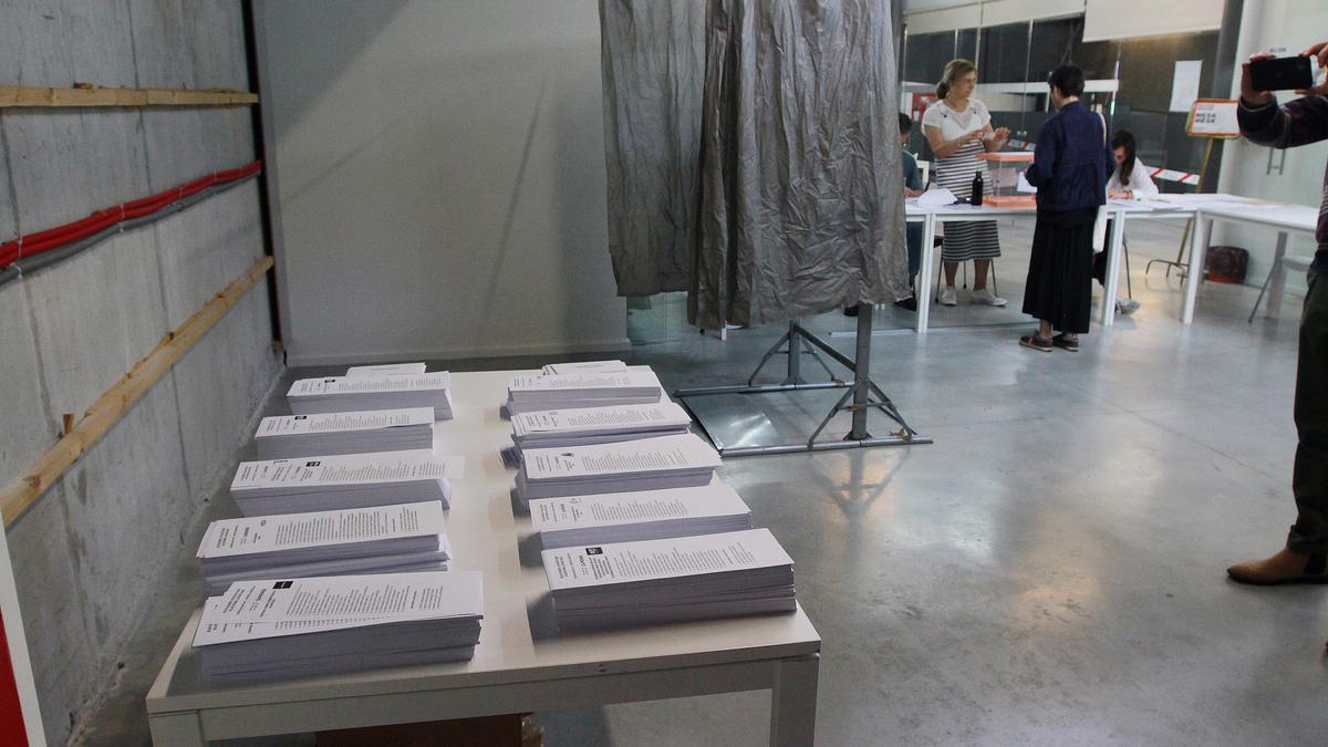 Papeletas listas para votar en unas anteriores elecciones en Galicia