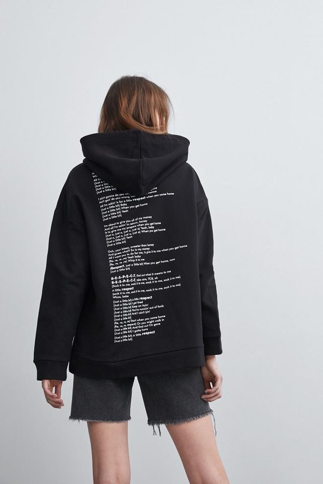 Sudadera con la letra de 'Respect' de Aretha Franklin, de Zara