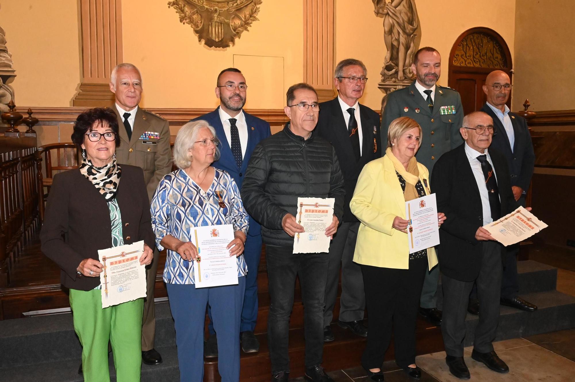 FOTOGALERÍA I La Real Hermandad de Veteranos de las Fuerzas Armadas y la Guardia Civil reconoce a voluntarios en Vila-real