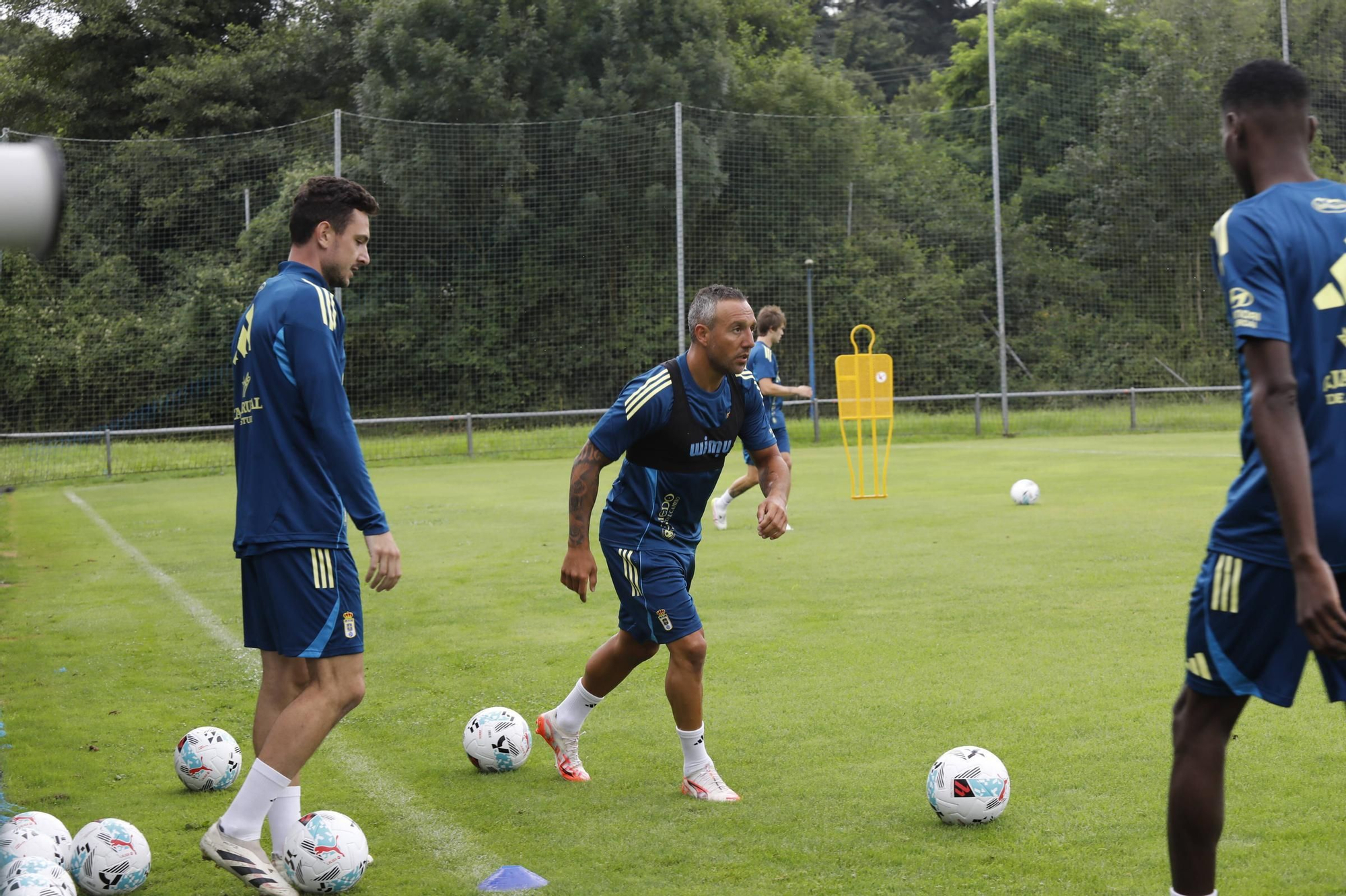 En imágenes: así fue la primera sesión de entrenamientos de Primera en El Requexón con Rodón, Reina y Domingues
