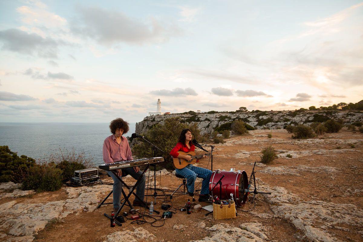 Concierto junto al mar en el Festival Son Estrella de Galicia Posidonia, en Formentera