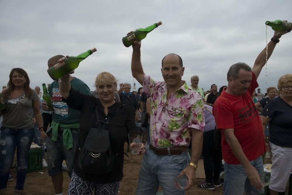 Al récord de escanciado en Gijón le faltaron 202 culetes