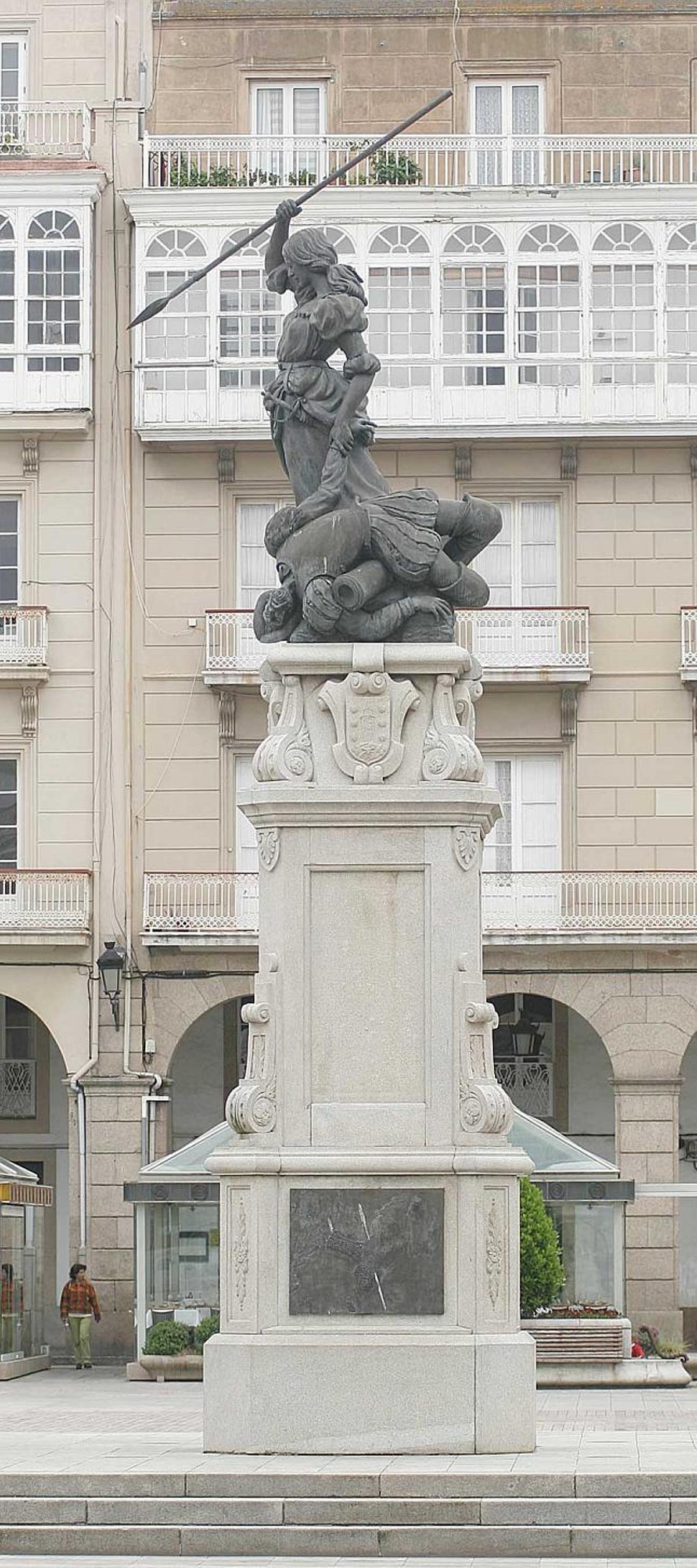 La escultura pudo con los artistas