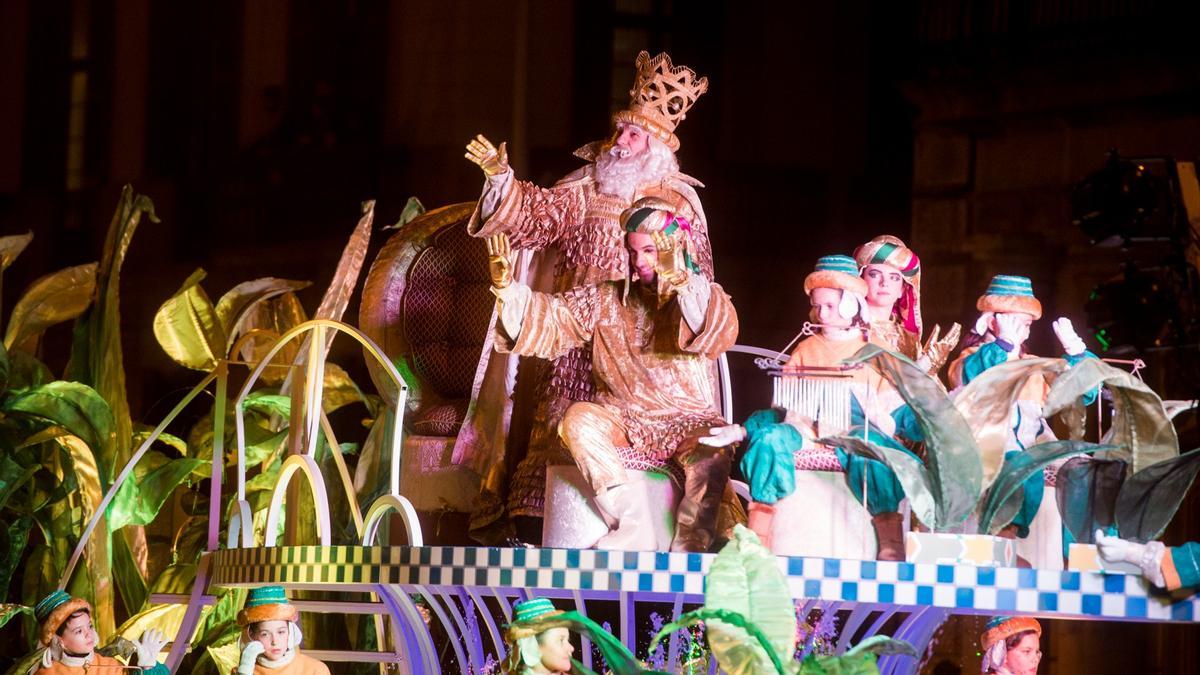 El rey Melchor en la Cabalgata de los Reyes Magos de Barcelona 2020